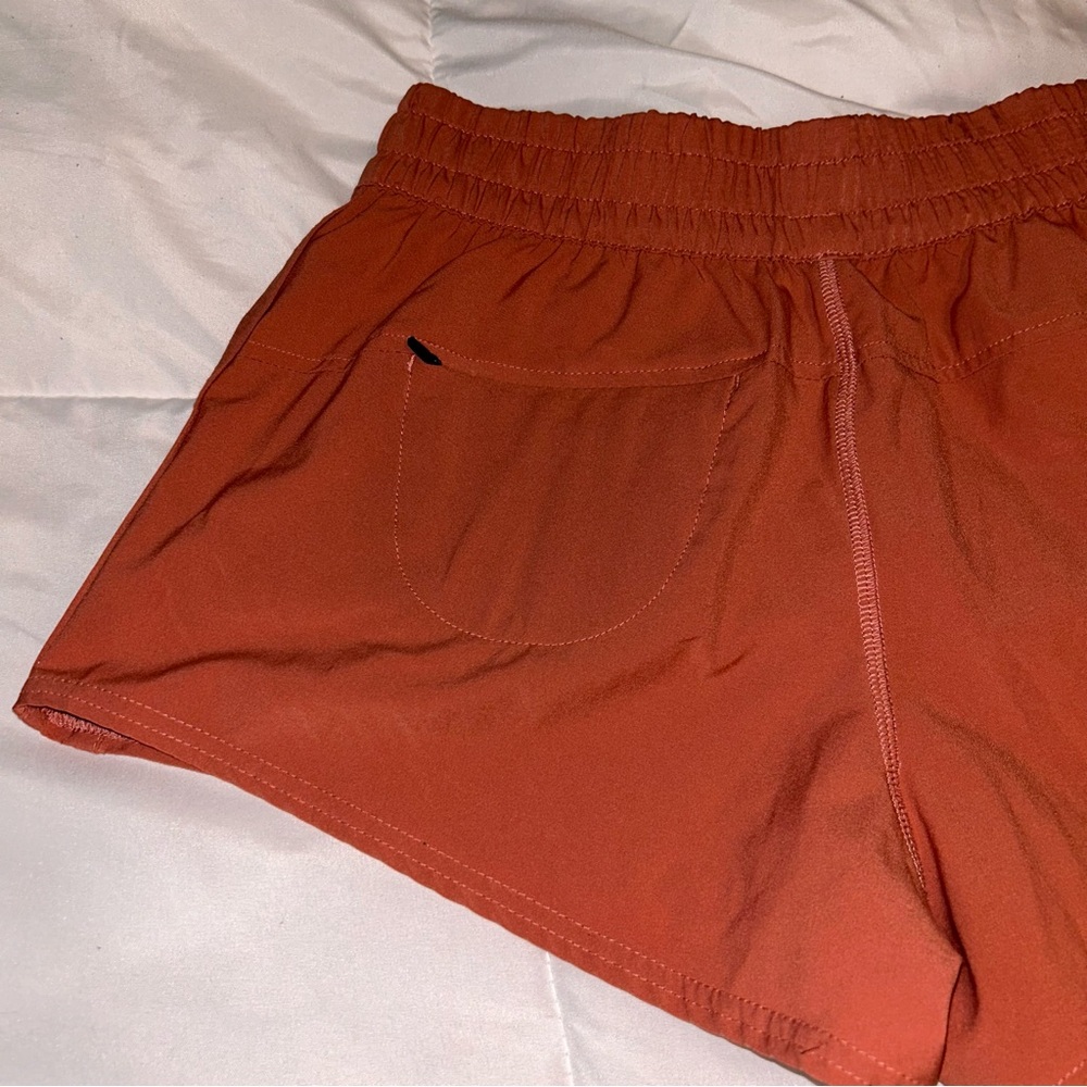 Vuori Dash Shorts - Picture 9 of 11